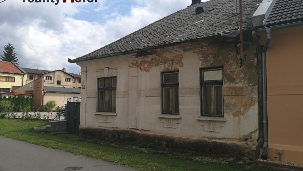 Starší rodinný dom, pozemok 613m2, širšie centrum, Prešov