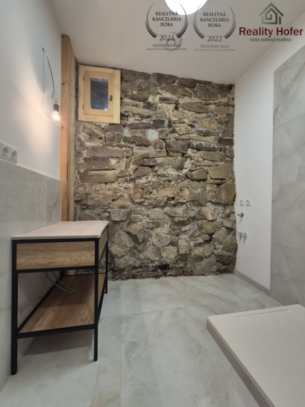 Prenájom exkluzívne kancelárske priestory/ateliér v centre Prešova