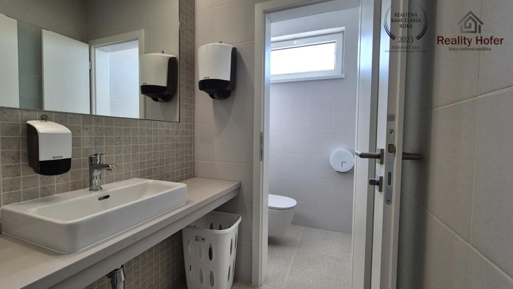 Kompletne zrekonštruovaná kancelária 21,6m2,  DePoint, Prešov