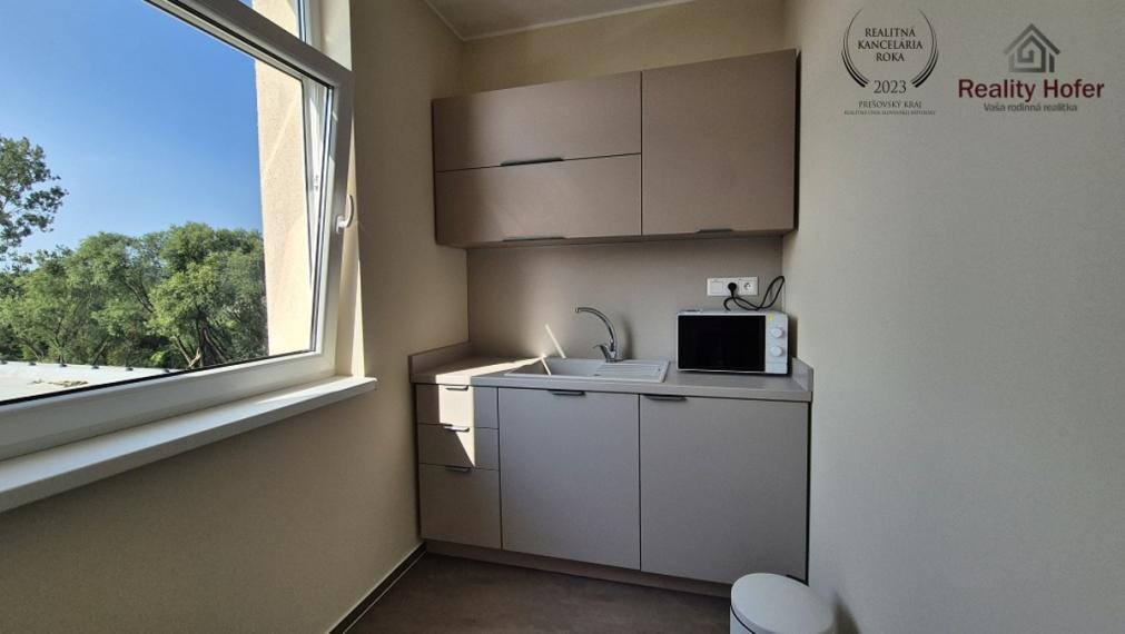 Kompletne zrekonštruovaná kancelária 21,6m2,  DePoint, Prešov