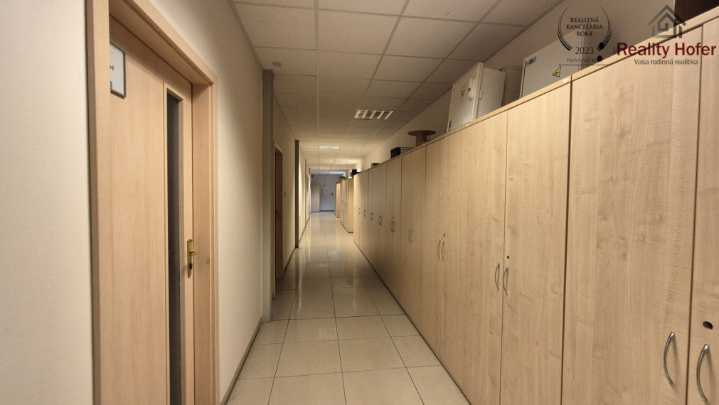 Kancelárske priestory pre veľkú firmu, 930m2, Nižná Šebastová, Prešov