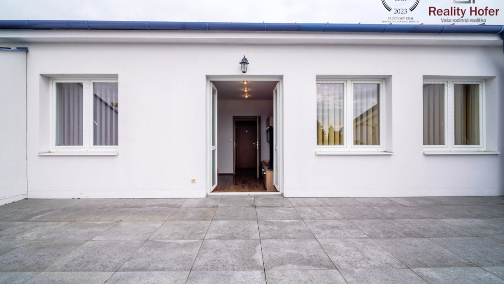 Zariadený 2 izbový byt, terasa, parking, N. Šebastová, Prešov