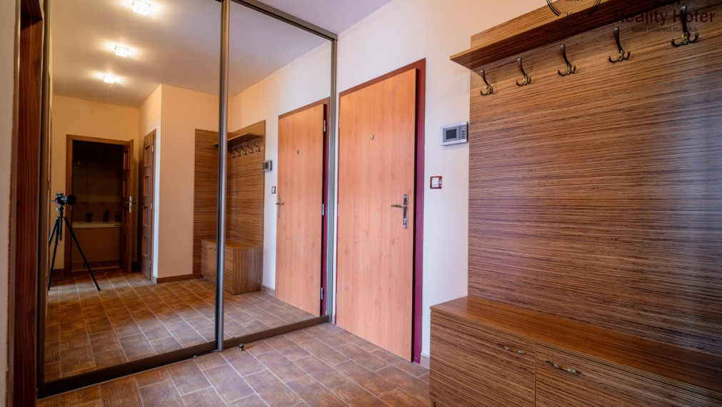 Zariadený 2 izbový byt, terasa, parking, N. Šebastová, Prešov