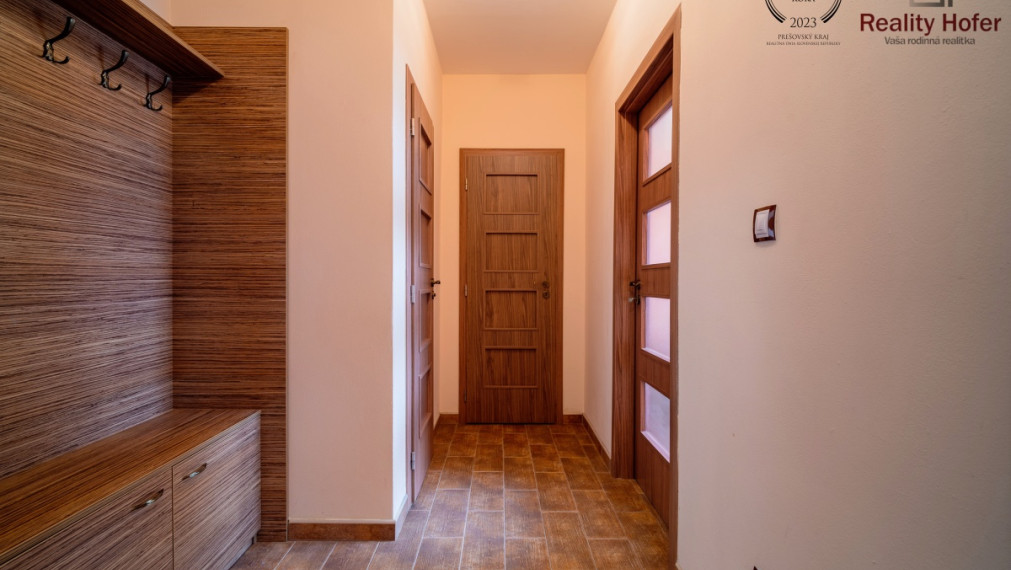 Zariadený 2 izbový byt, terasa, parking, N. Šebastová, Prešov