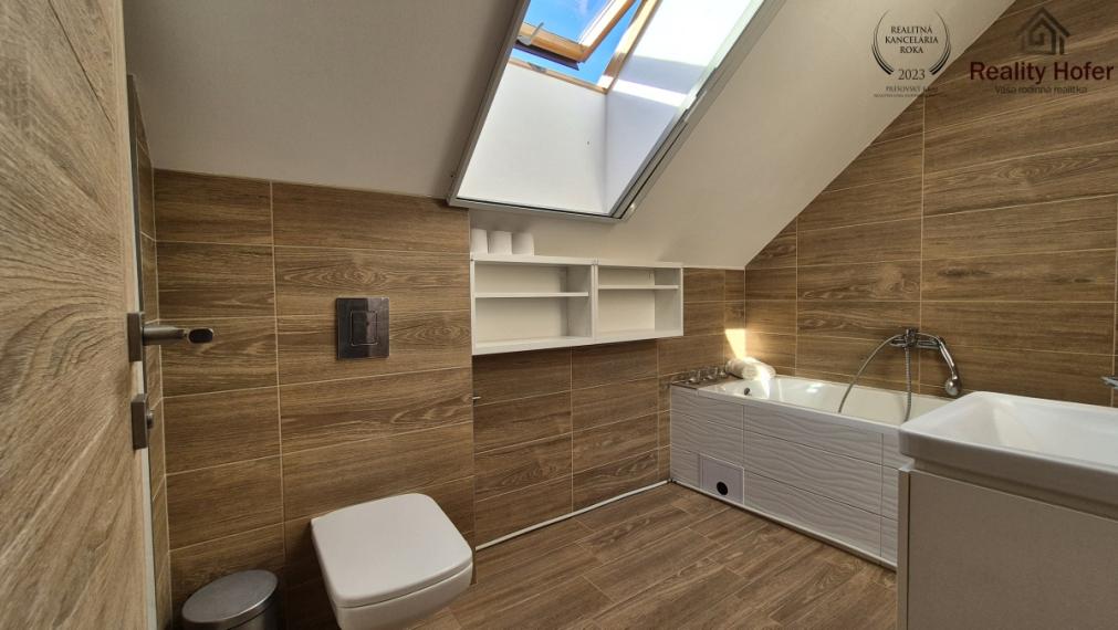 Tehlový rodinný dom 11 km od Prešova, Trnkov