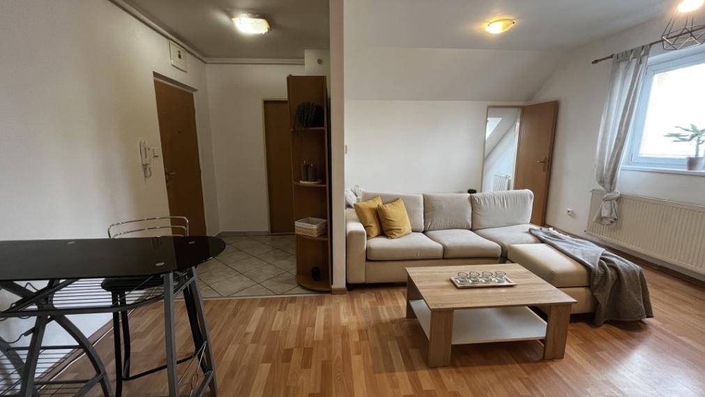 Zariadený 1 izbový byt, parkovanie, Budovateľská, Prešov