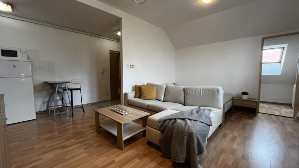 Zariadený 1 izbový byt, parkovanie, Budovateľská, Prešov