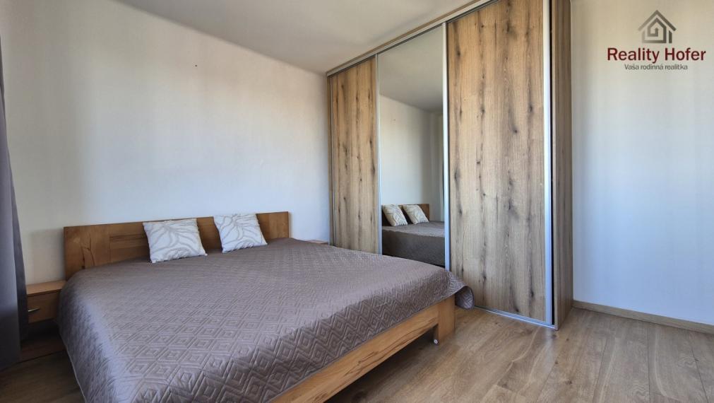 Zariadený 2 izbový byt s loggiou, ul. Levočská, Prešov