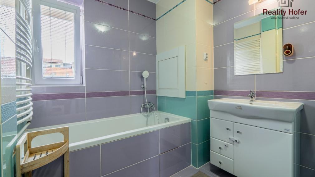 Zariadený 2 izbový byt, balkón, blízko centra, Baštová ul., Prešov