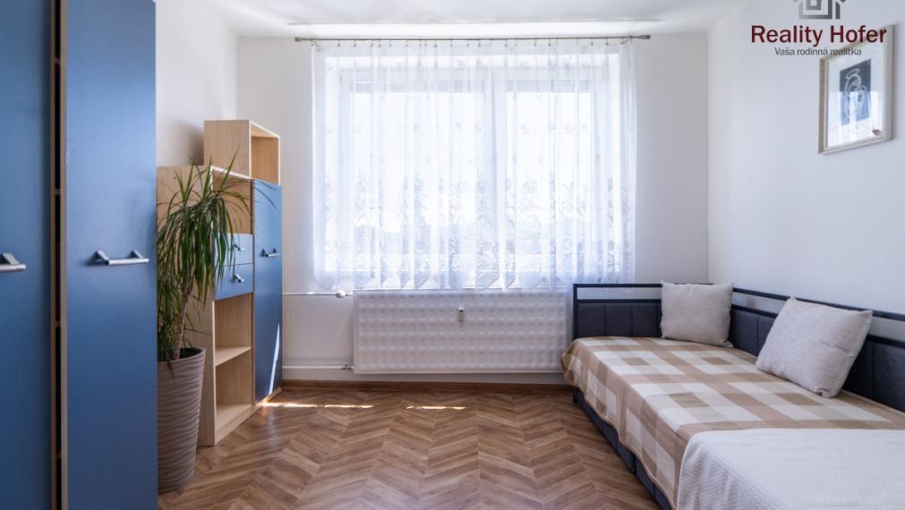 Veľký 4 izbový byt, loggia, Prostějovská, Prešov