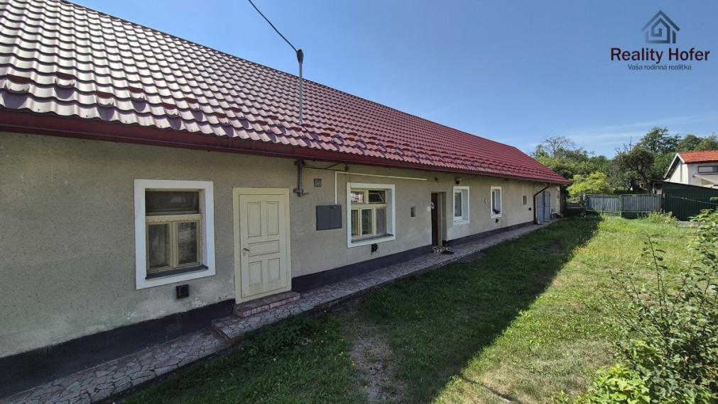 Veľký pozemok v centre obce Podhradík, 15 min. od Prešova