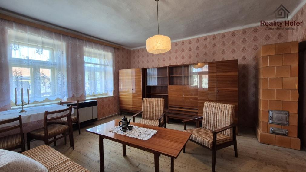 Veľký pozemok v centre obce Podhradík, 15 min. od Prešova