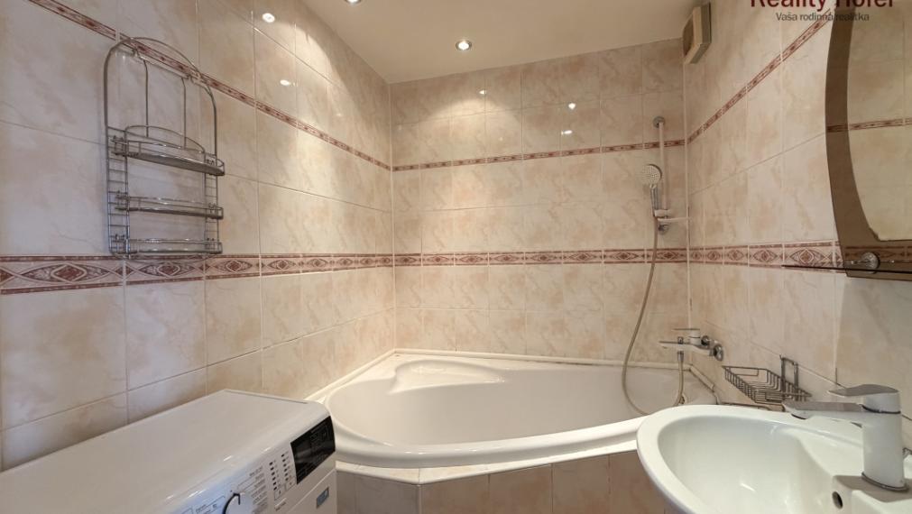 Veľký 3 izbový byt s loggiou, Exnárova, Prešov