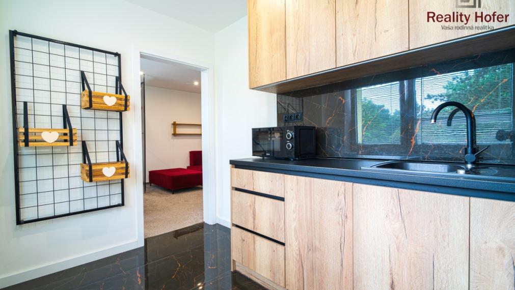 Zariadený 2 izbový byt, 66m2, loggia, ul. V. Clementisa, Prešov