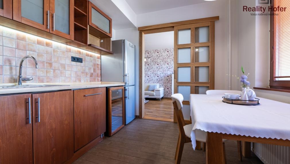 Veľký 3 izbový byt s loggiou, 78m2, Šmeralova, Prešov
