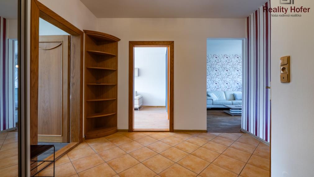 Veľký 3 izbový byt s loggiou, 78m2, Šmeralova, Prešov