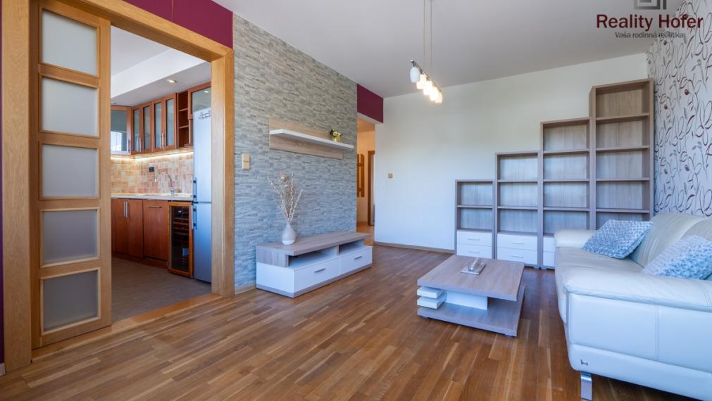 Veľký 3 izbový byt s loggiou, 78m2, Šmeralova, Prešov