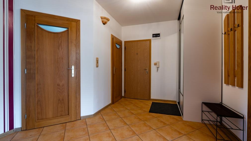 Veľký 3 izbový byt s loggiou, 78m2, Šmeralova, Prešov