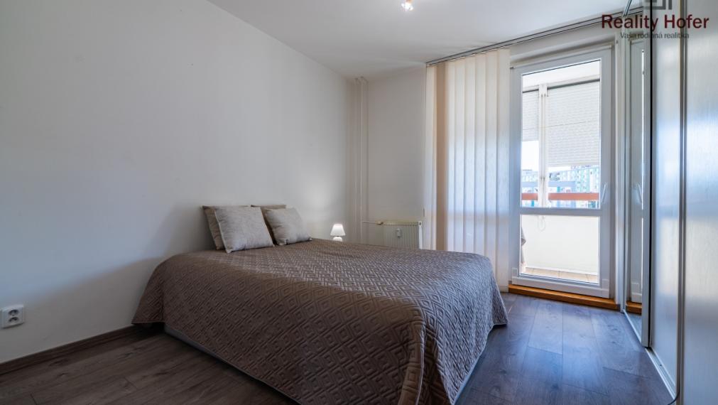 Veľký 3 izbový byt s loggiou, 78m2, Šmeralova, Prešov