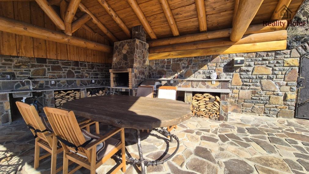 Zrubový dom, novostavba pod lesom, 7 km od Sabinova, Červená Voda