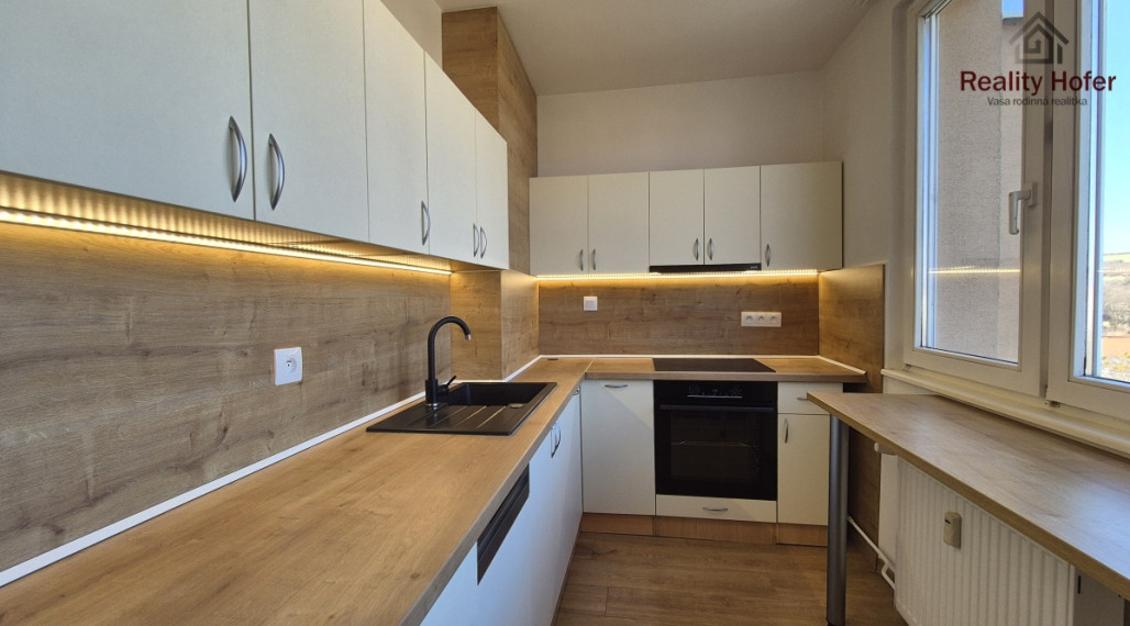 Zariadený 2 izbový byt s loggiou, ul. Levočská, Prešov