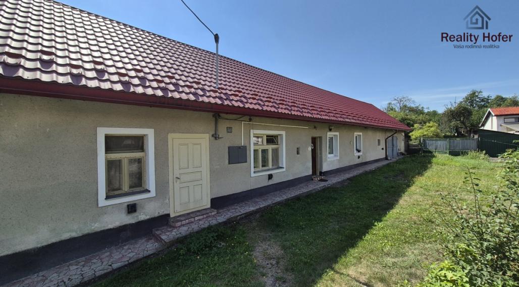 Gazdovský dom na veľkom pozemku v centre obce Podhradík, 15 min. od Prešova