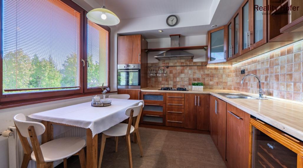 Veľký 3 izbový byt s loggiou, 78m2, Šmeralova, Prešov