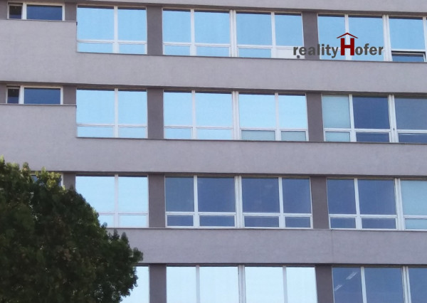 Strážené kancel. priestory 15m2 s recepciou, Račianska, Bratislava