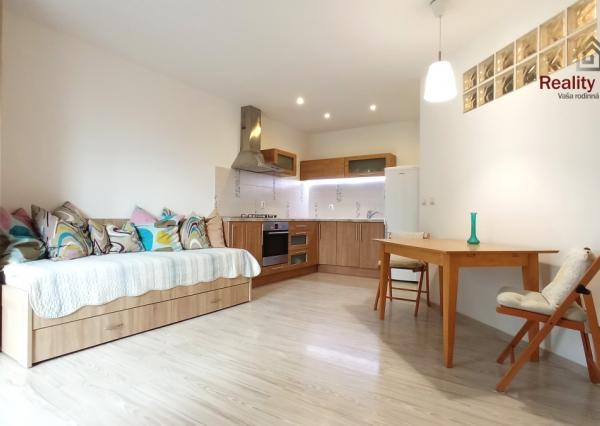 Zariadený 2 izbový byt s balkónom, ul. Zápotockého, Prešov