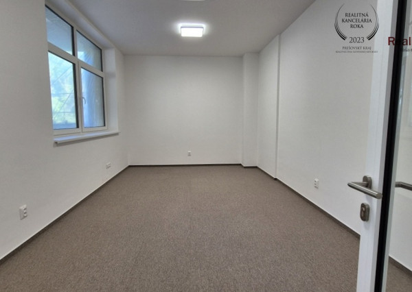 Kompletne zrekonštruovaná kancelária 21,6m2,  DePoint, Prešov