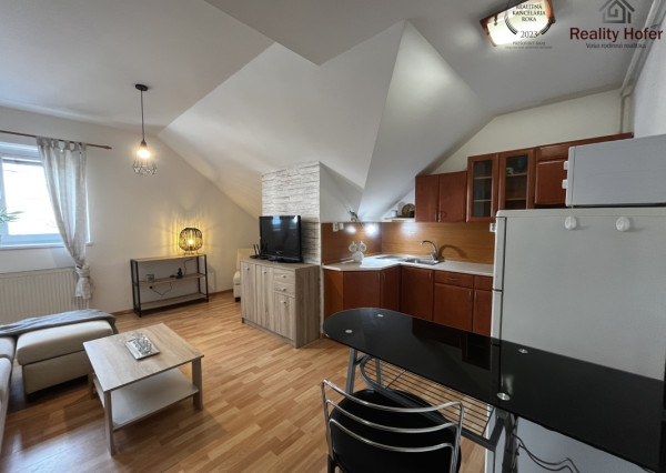 Zariadený 1 izbový byt, parkovanie, Budovateľská, Prešov