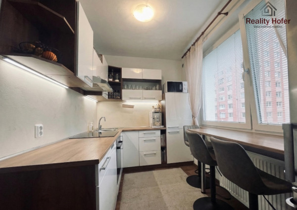 Zariadený 3 izbový byt, loggia, Volgogradská ul., Prešov