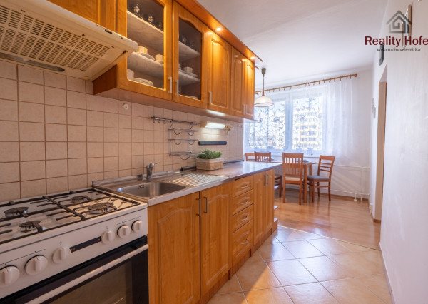 Veľký 4 izbový byt, loggia, Prostějovská, Prešov