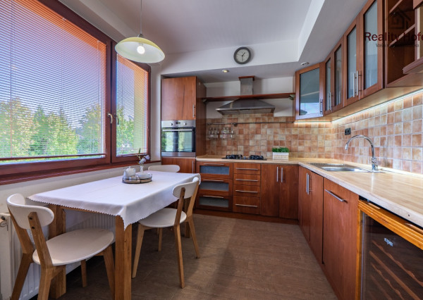 Veľký 3 izbový byt s loggiou, 78m2, Šmeralova, Prešov