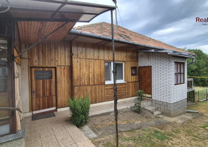 Starší rodinný dom, pozemok 918m2, Hermanovce, okr. Prešov