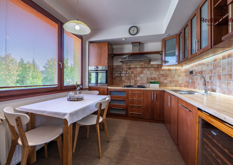 Veľký 3 izbový byt s loggiou, 78m2, Šmeralova, Prešov